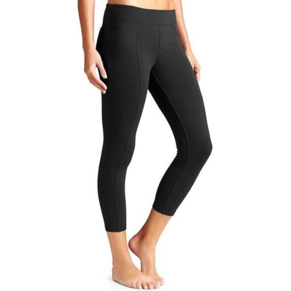 Athleta Metro Capri leggings